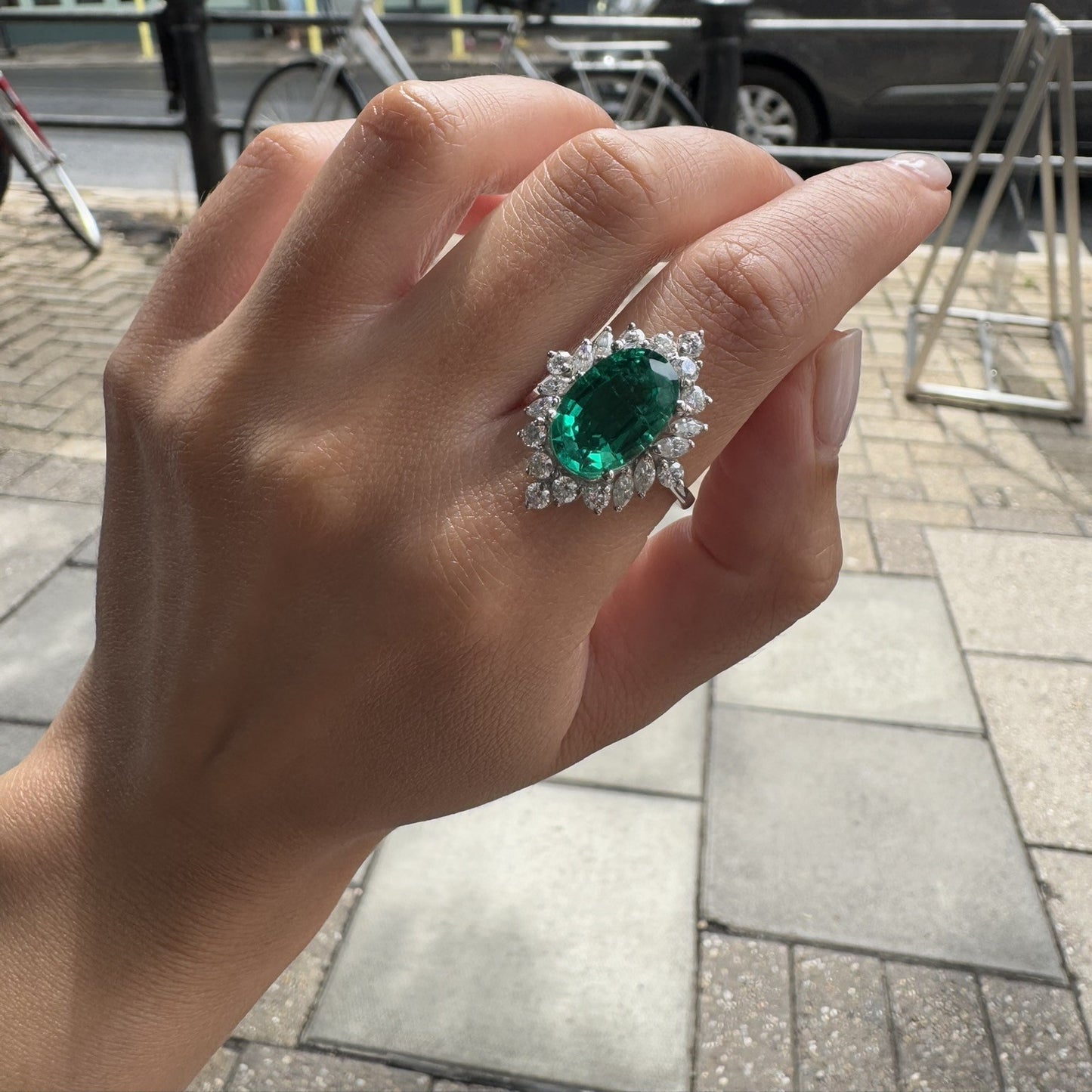 Velara Crown Ring – Colombian Green Emerald