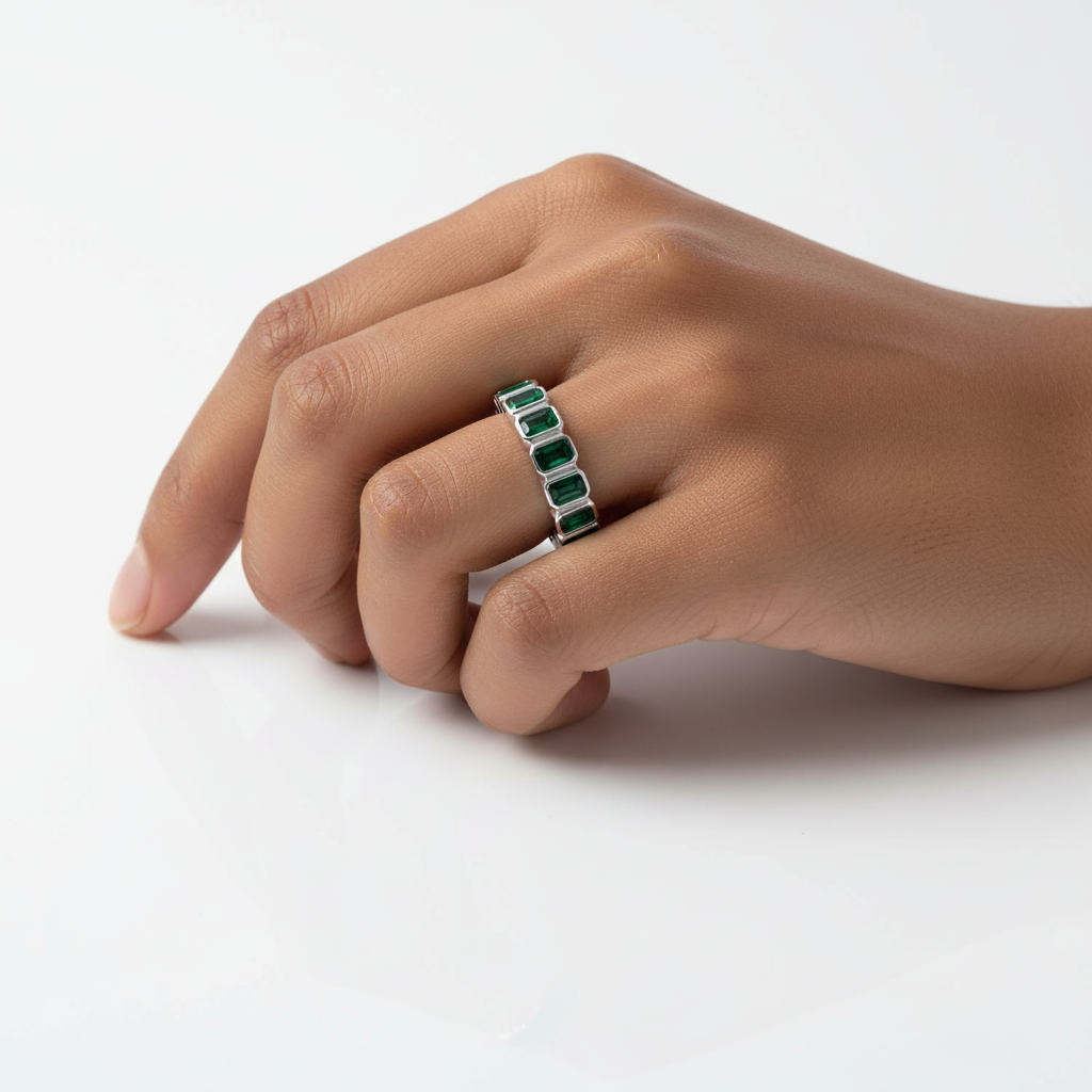 Nexus Vertical Eternity Ring – Zambian Green Emerald