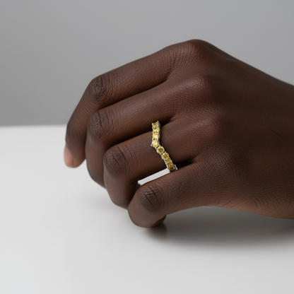 Linea V Demi Grande Ring – Yellow Sapphire