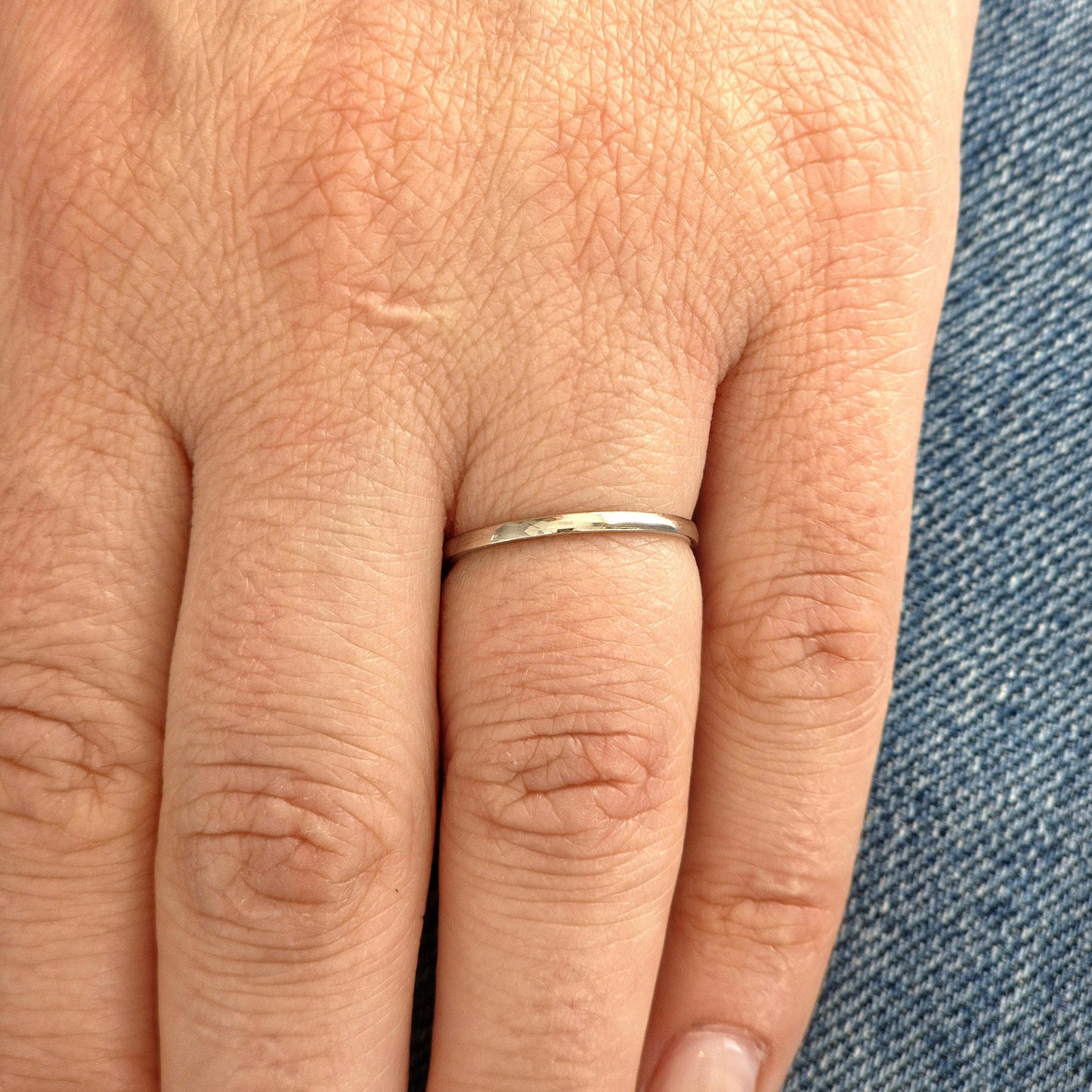 Fine Band Mini Ring