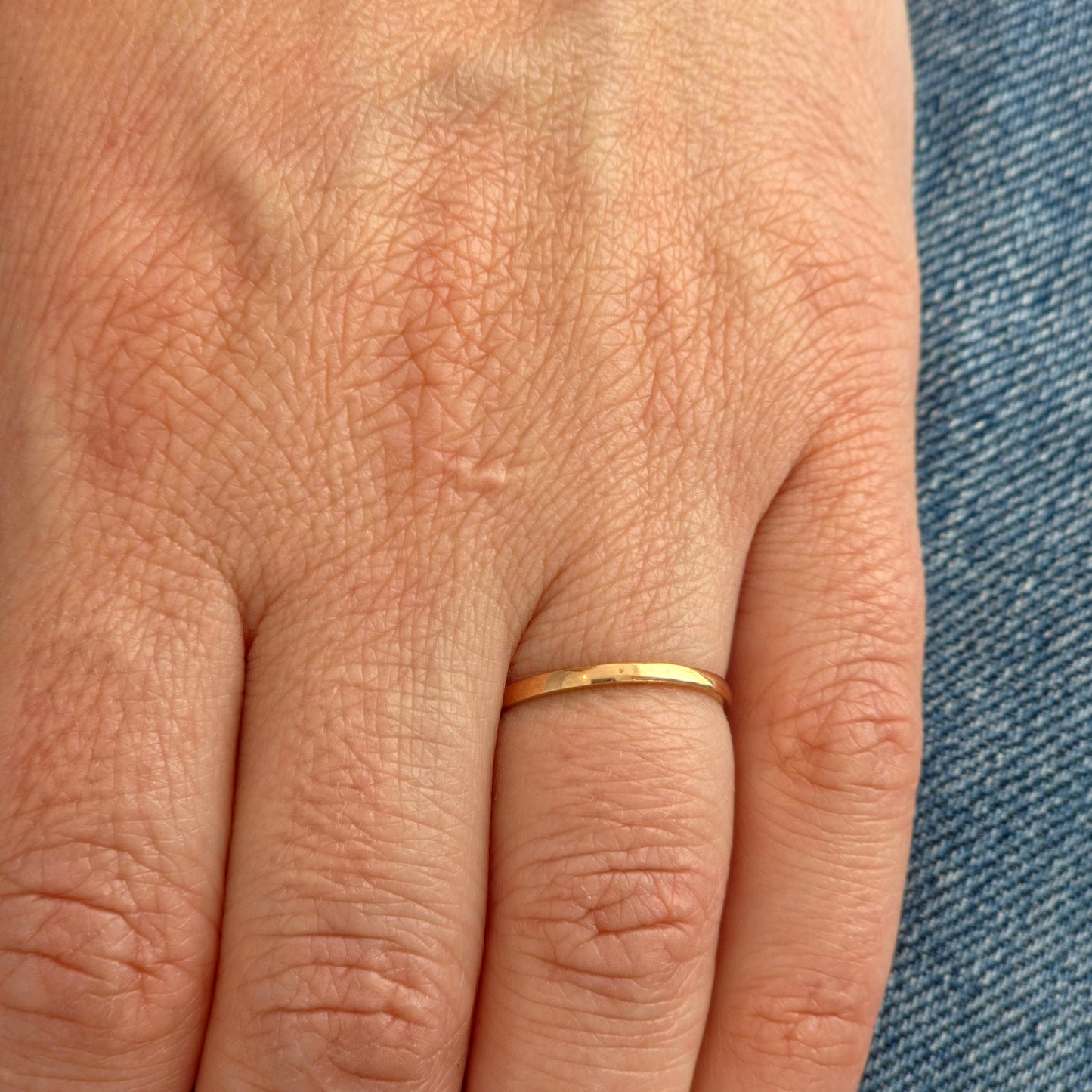 Fine Band Mini Ring