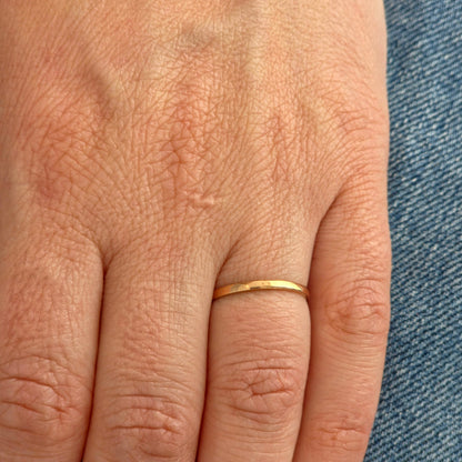 Fine Band Mini Ring