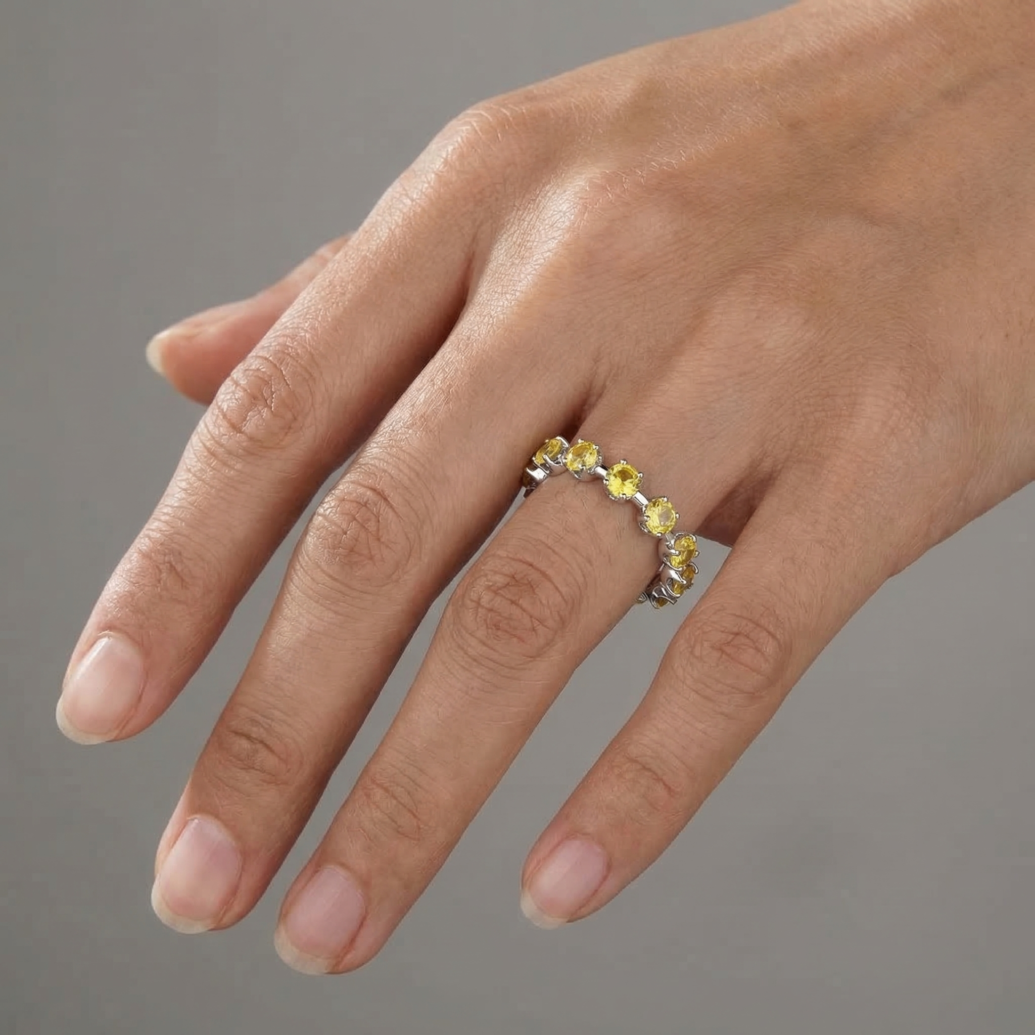 Linea Maxi Station Ring – Yellow Sapphire