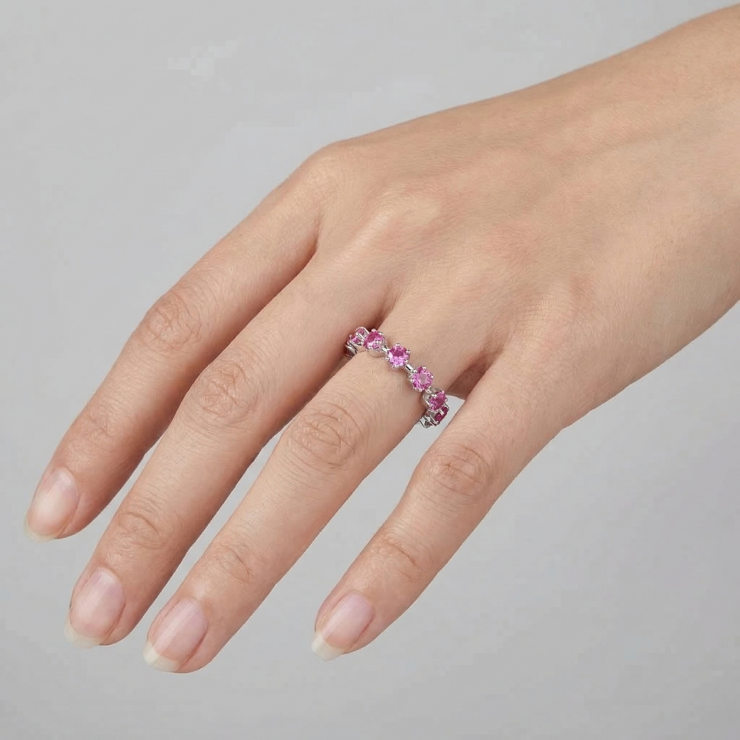 Linea Maxi Station Ring – Vivid Pink Sapphire