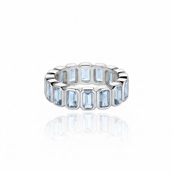 Nexus Vertical Eternity Ring – Light Blue Aquamarine