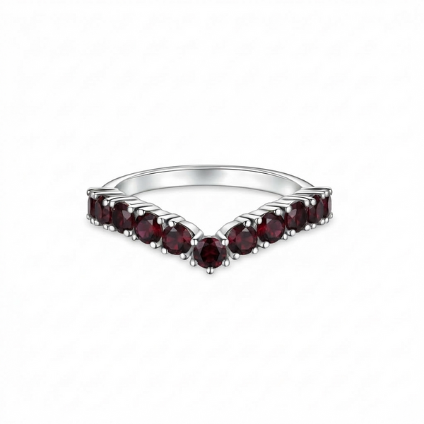 Linea V Demi Grande Ring – Deep Red Garnet