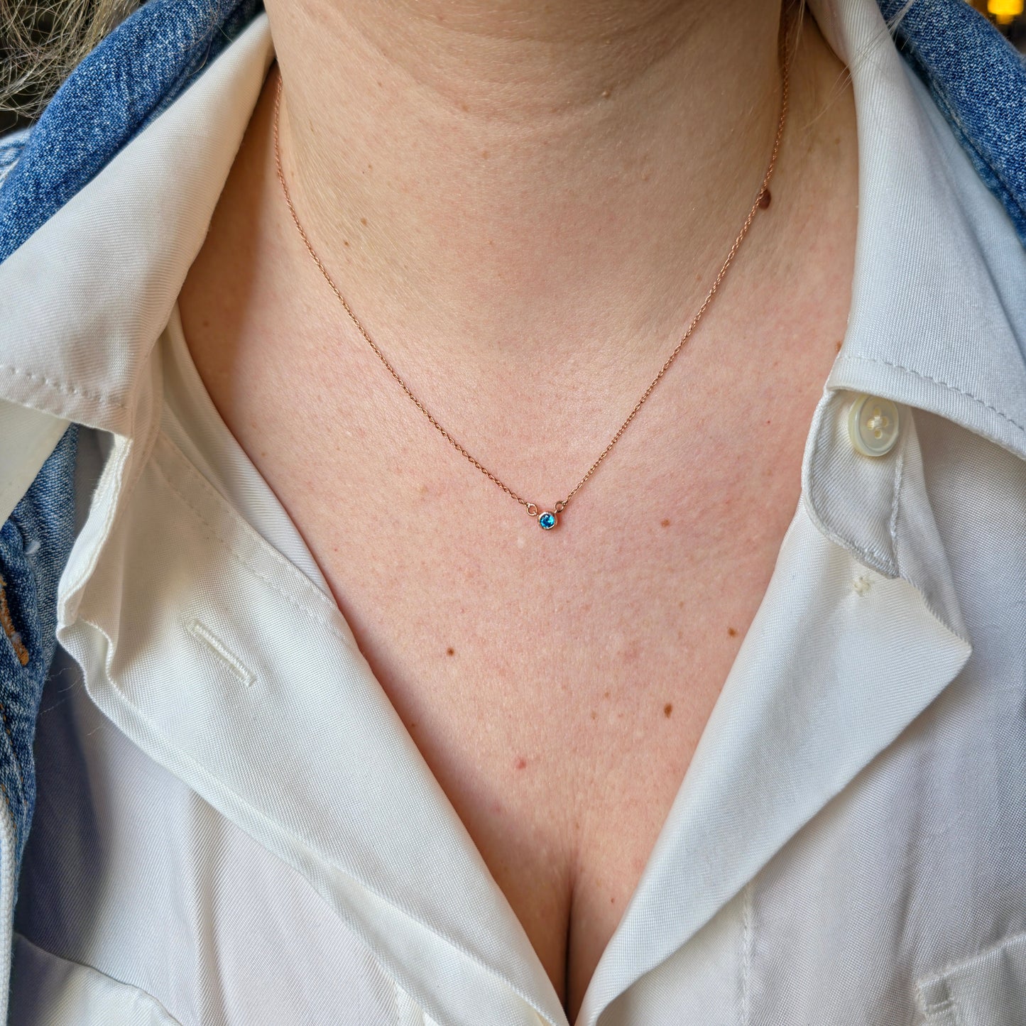 Forma Mini Solitaire Necklace – Teal Blue Spinel