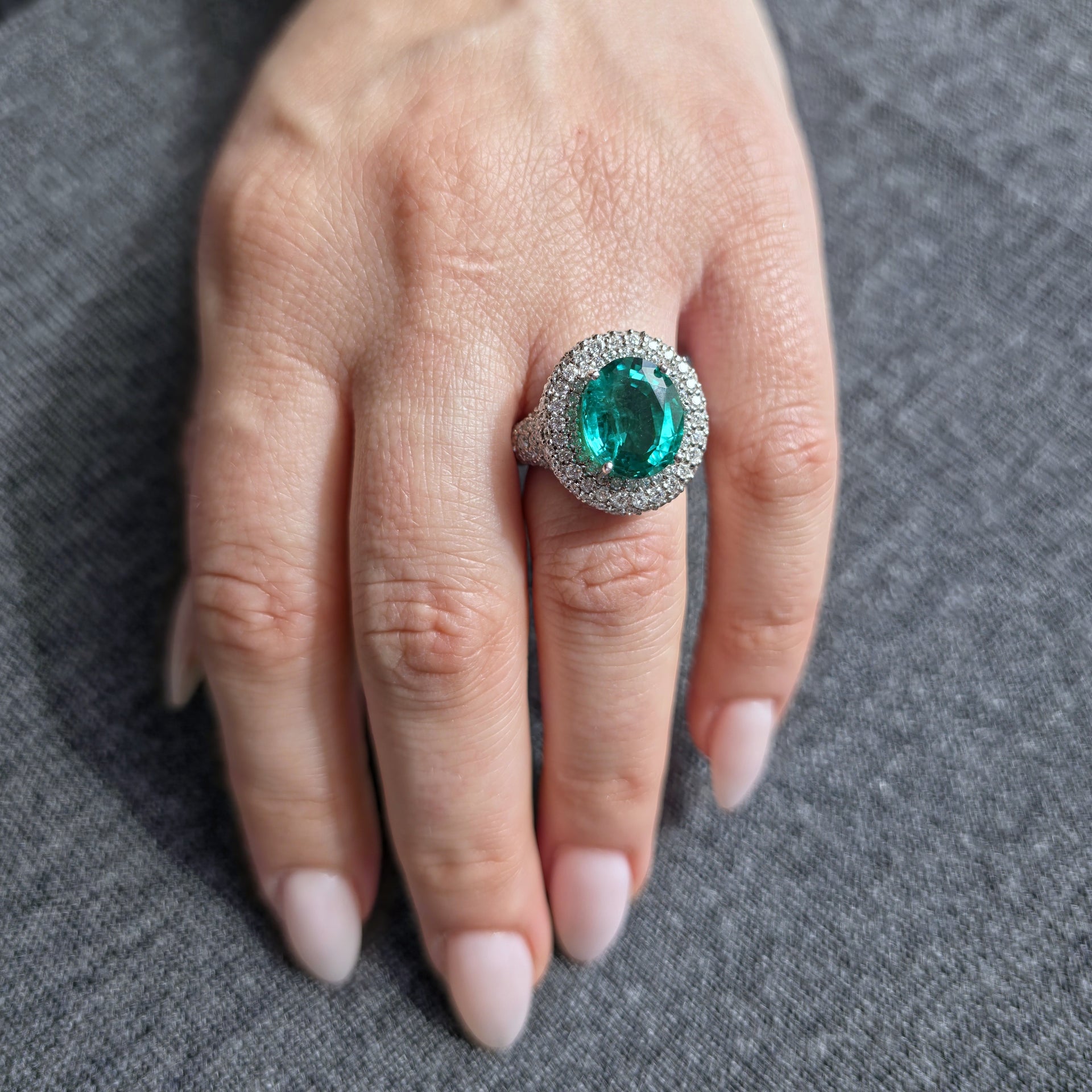 Velara Statement Ring – Colombian Green Emerald