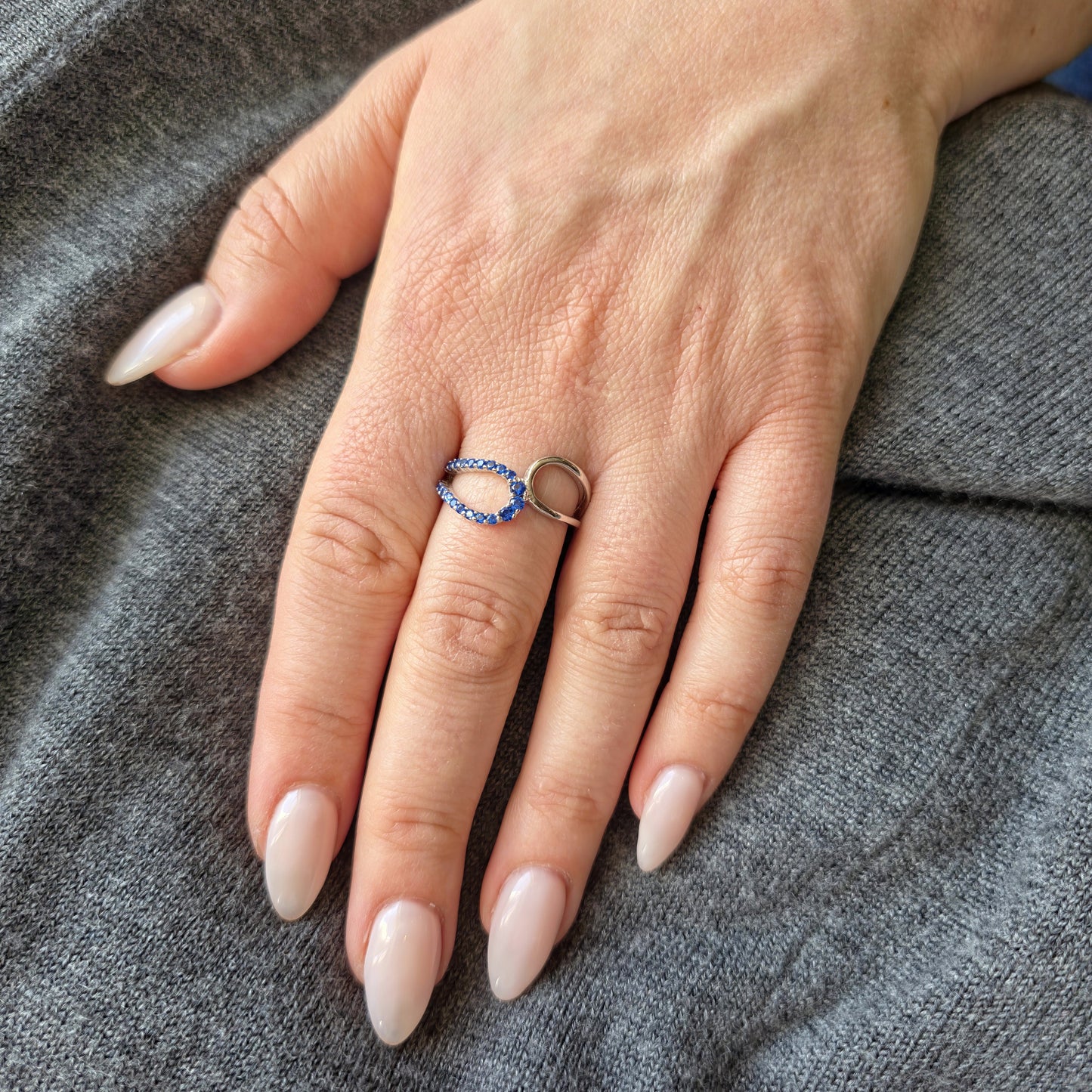 Linea Contour Ring – Zambian Green Emerald