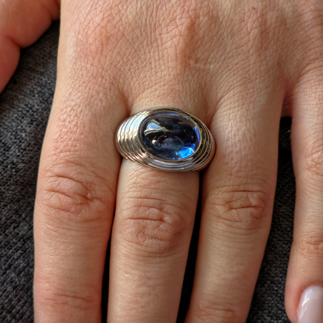 Velara Cabochon Ring – Blue Sapphire