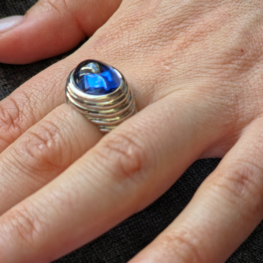 Velara Cabochon Ring – Blue Sapphire