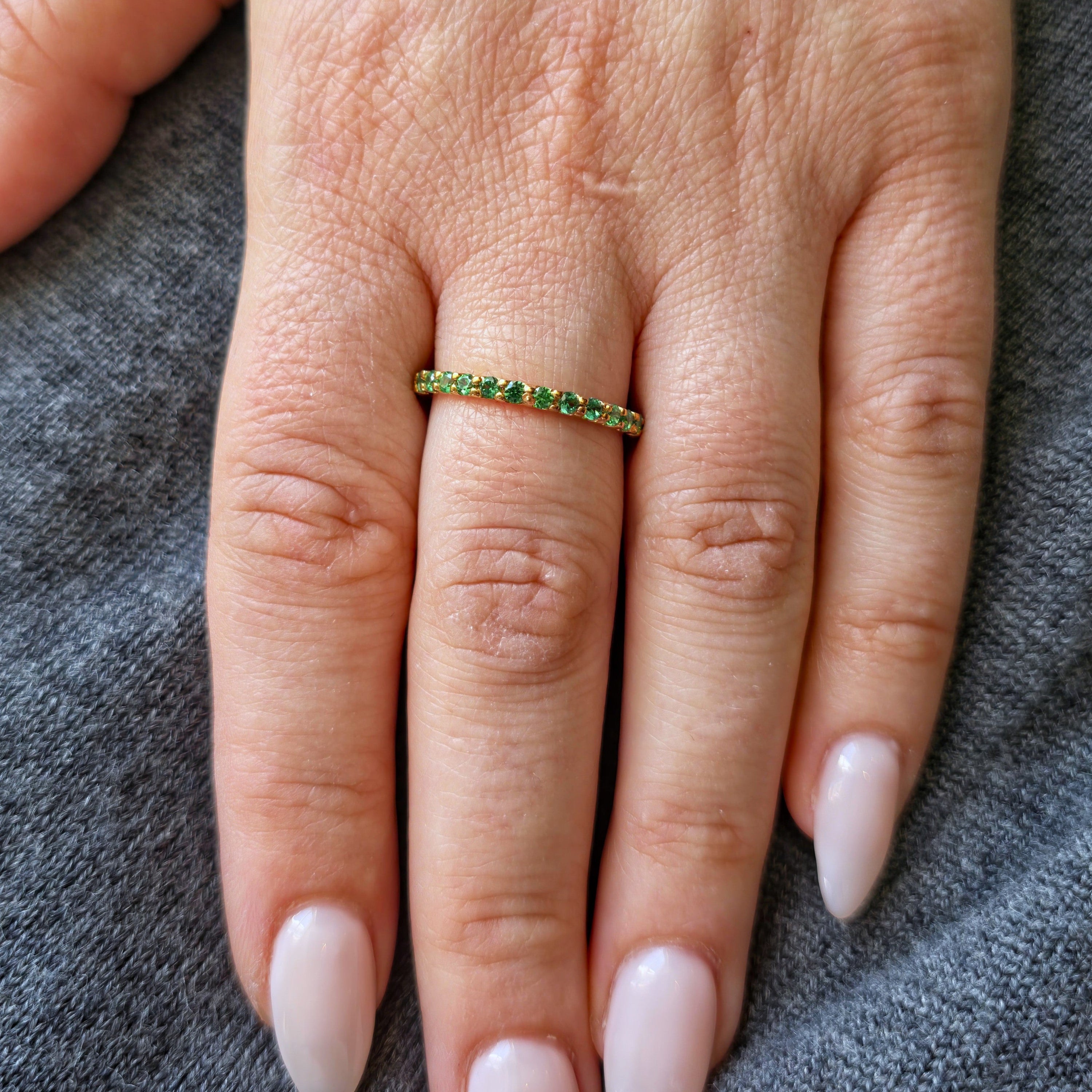 Linea Midi Ring – Zambian Green Emerald