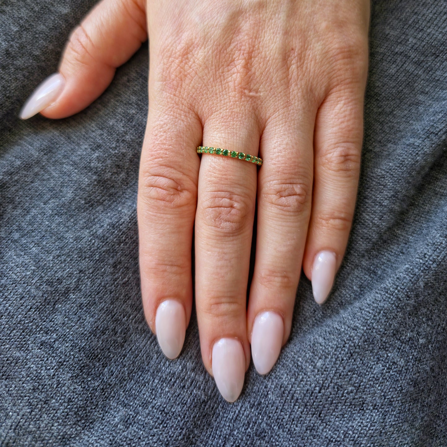 Linea Midi Ring – Zambian Green Emerald