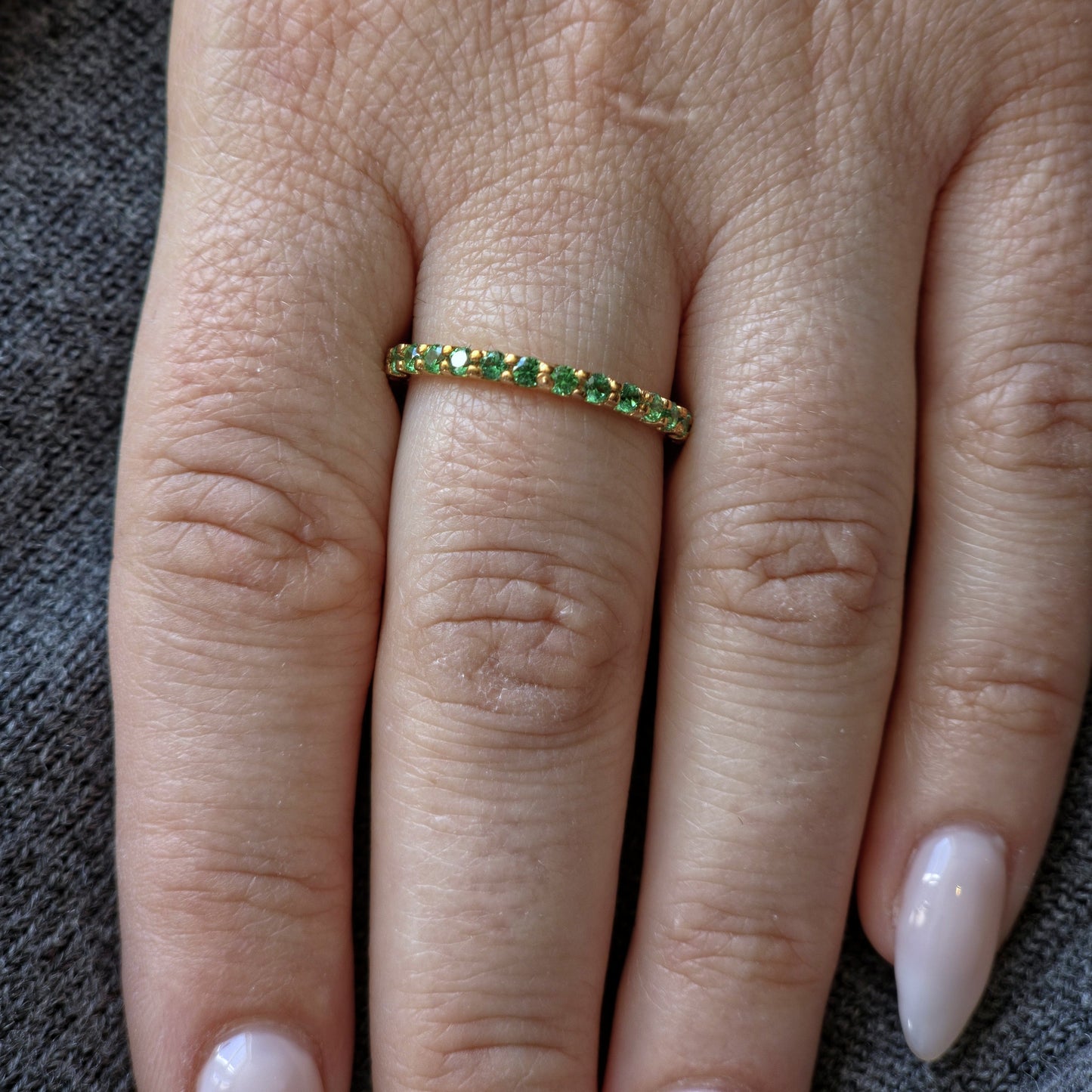 Linea Midi Ring – Colombian Green Emerald