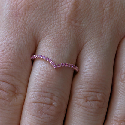 Linea V Demi Ring – Vivid Pink Sapphire