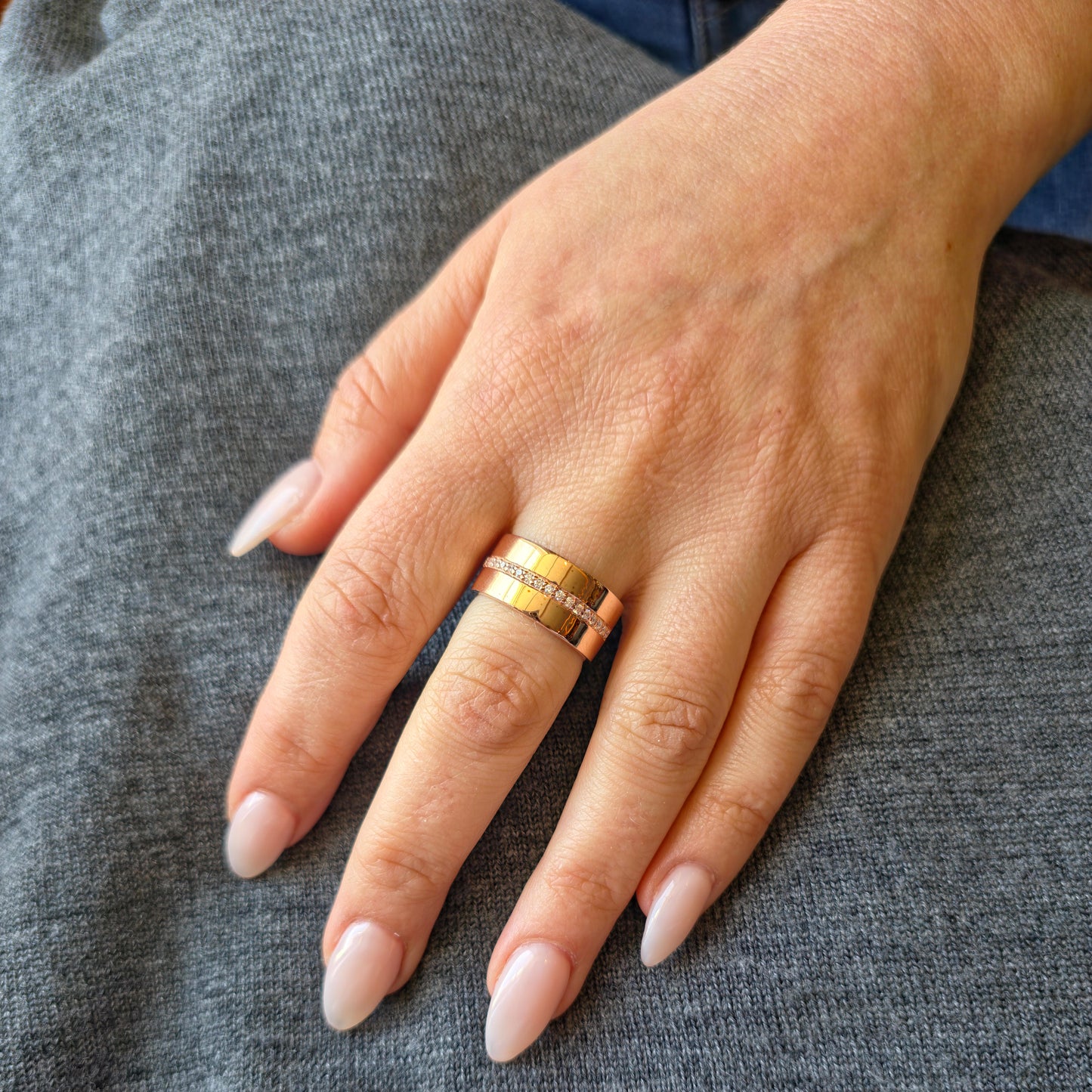 Linea Stripe Band Ring – Zambian Green Emerald