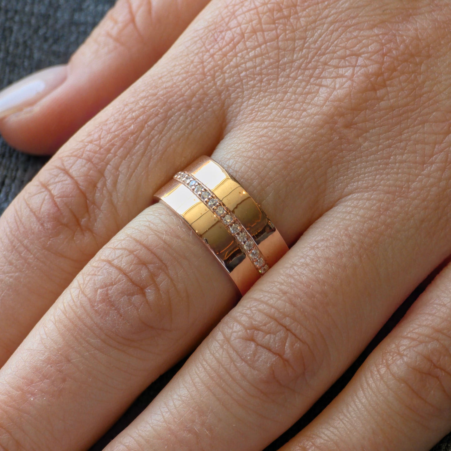 Linea Stripe Band Ring – Zambian Green Emerald