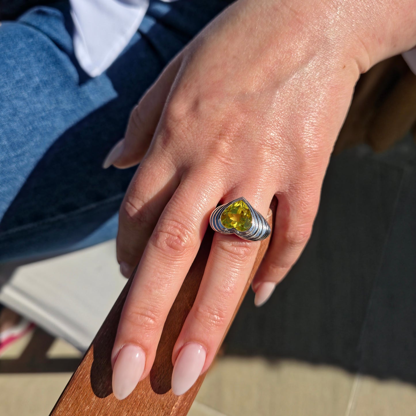 Amore Signet Ring – Yellow Sapphire