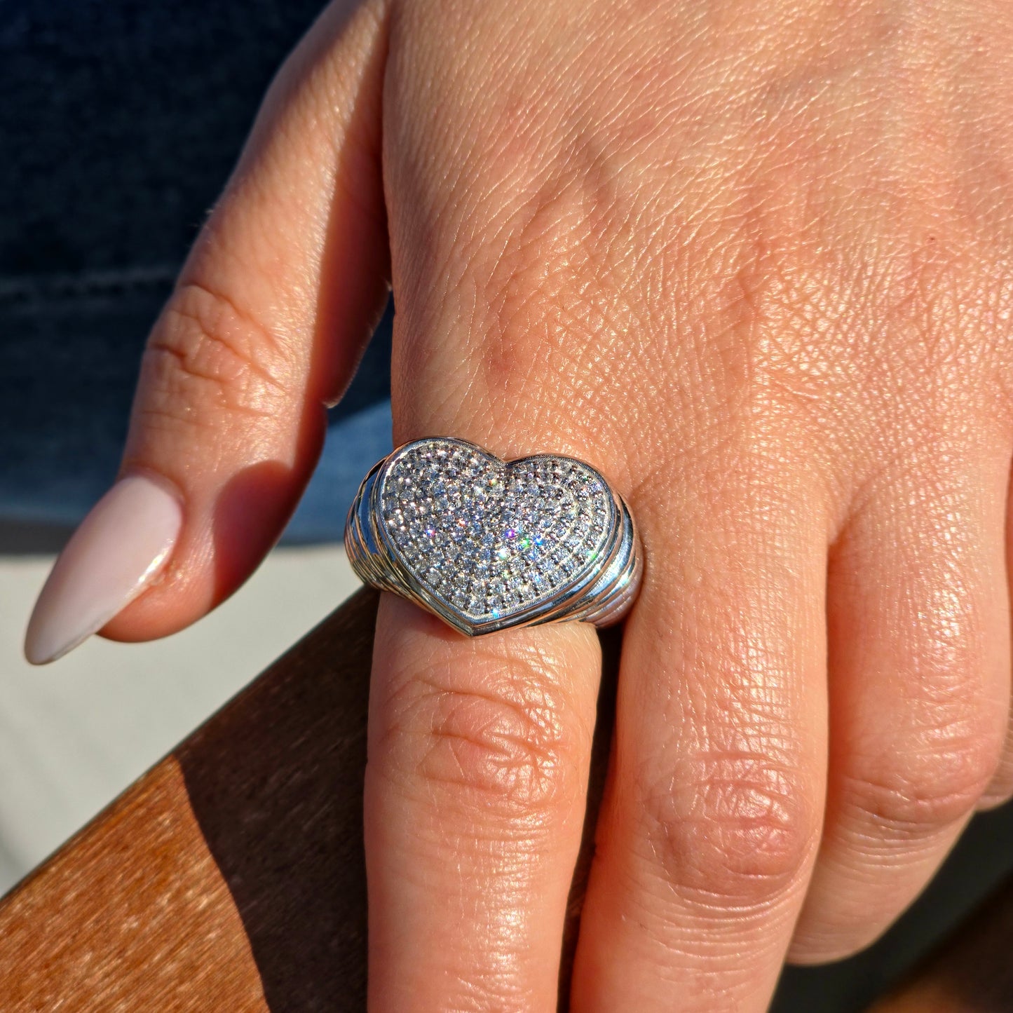 Amore Pavé Signet Ring – White Diamond