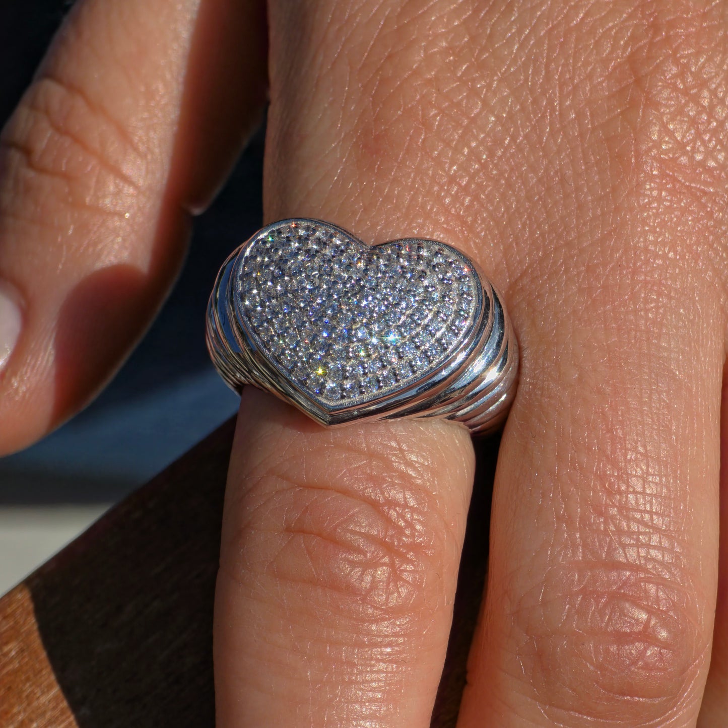 Amore Pavé Signet Ring – White Diamond