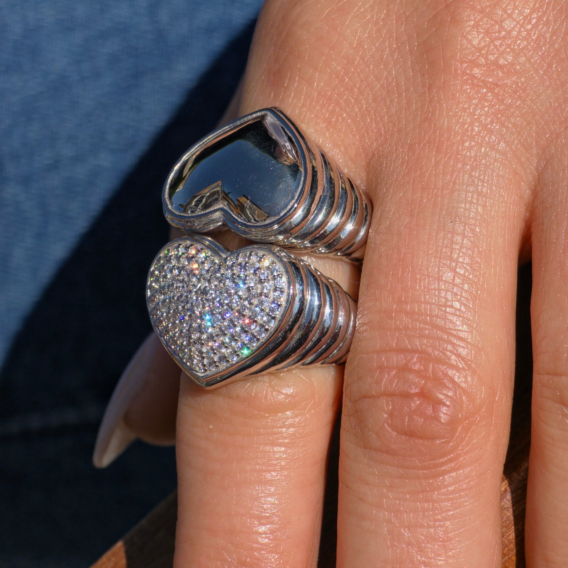 Amore Ribbed Signet Ring