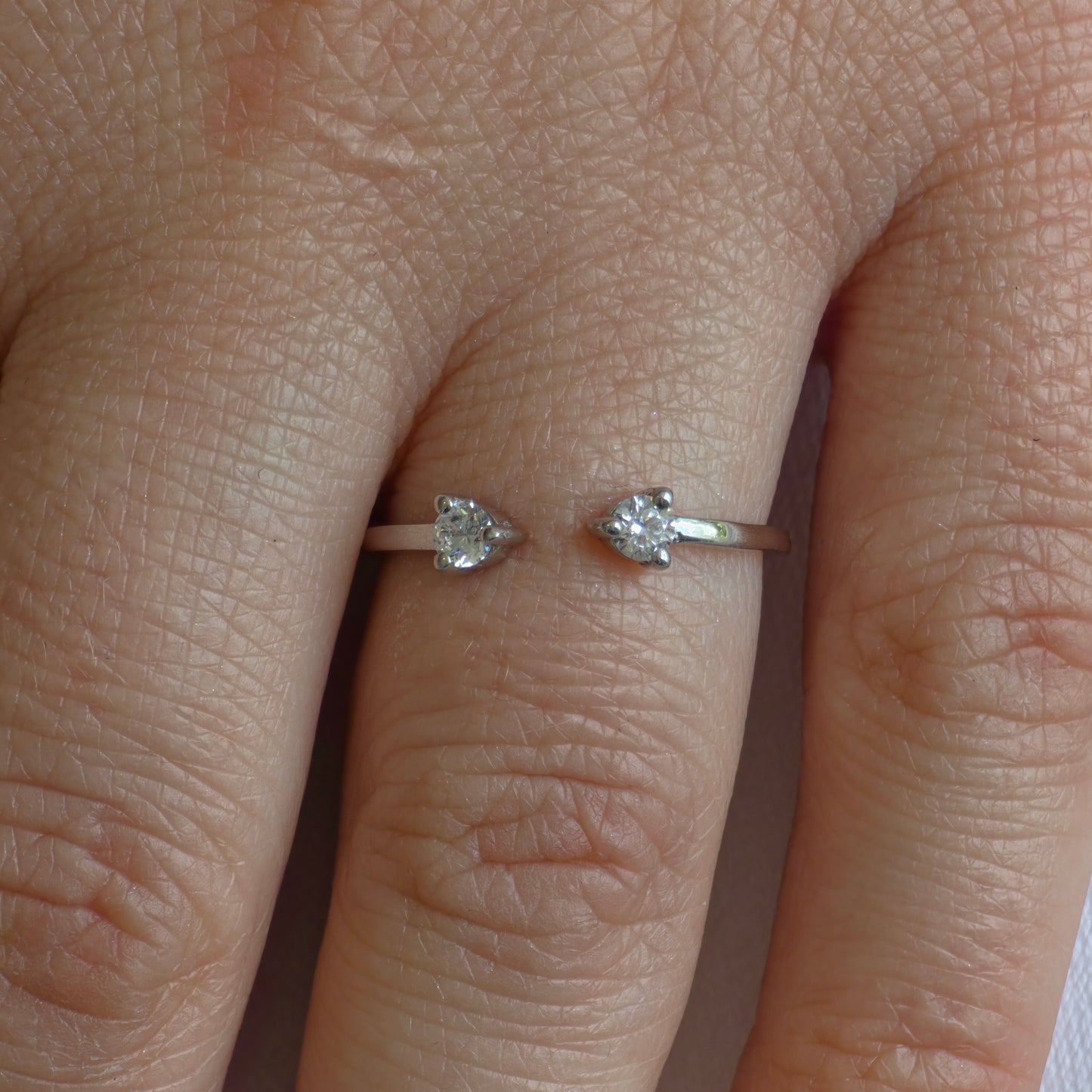Linea Punto Grande Ring – White Diamond