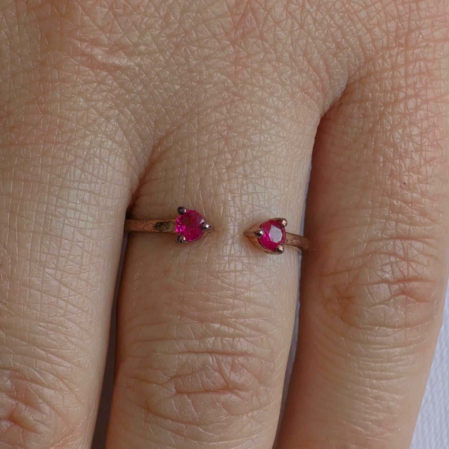 Linea Punto Grande Ring – Red Ruby