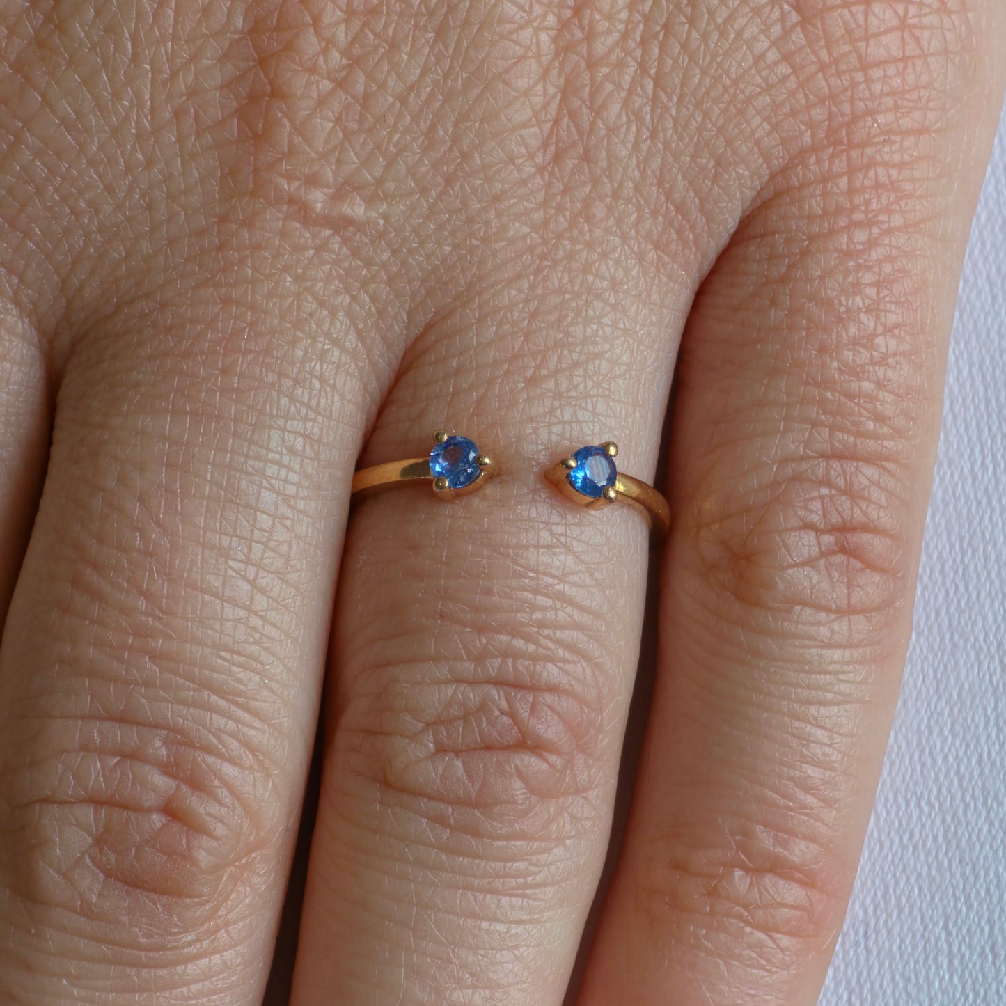 Linea Punto Grande Ring – Teal Blue Spinel