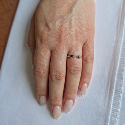 Linea Punto Grande Ring – Blue Sapphire
