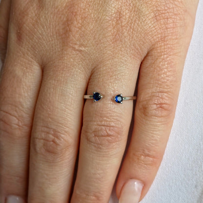 Linea Punto Grande Ring – Blue Sapphire
