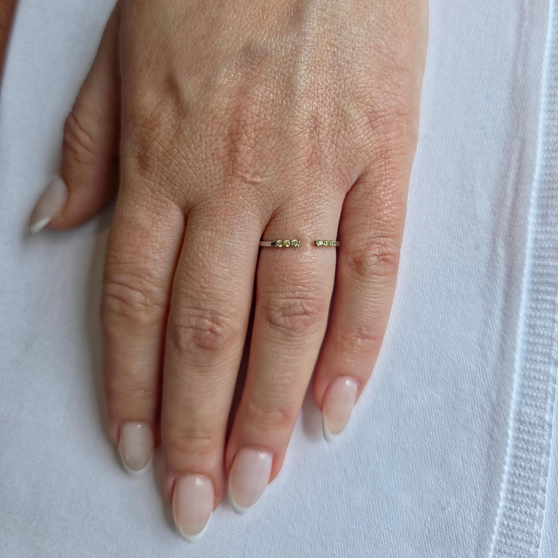 Linea Tres Ring – White Diamond