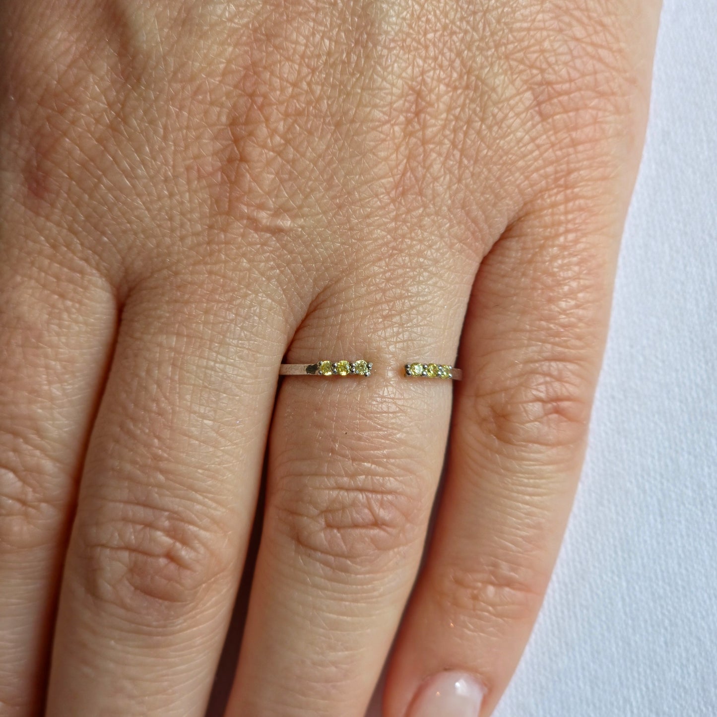 Linea Tres Ring – Yellow Sapphire