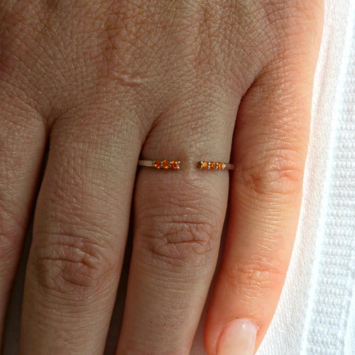 Linea Tres Ring – Orange Padparadscha Sapphire