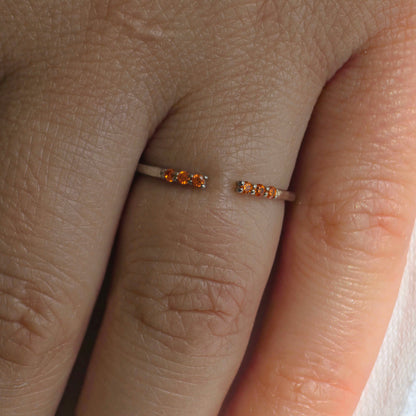 Linea Tres Ring – Orange Padparadscha Sapphire