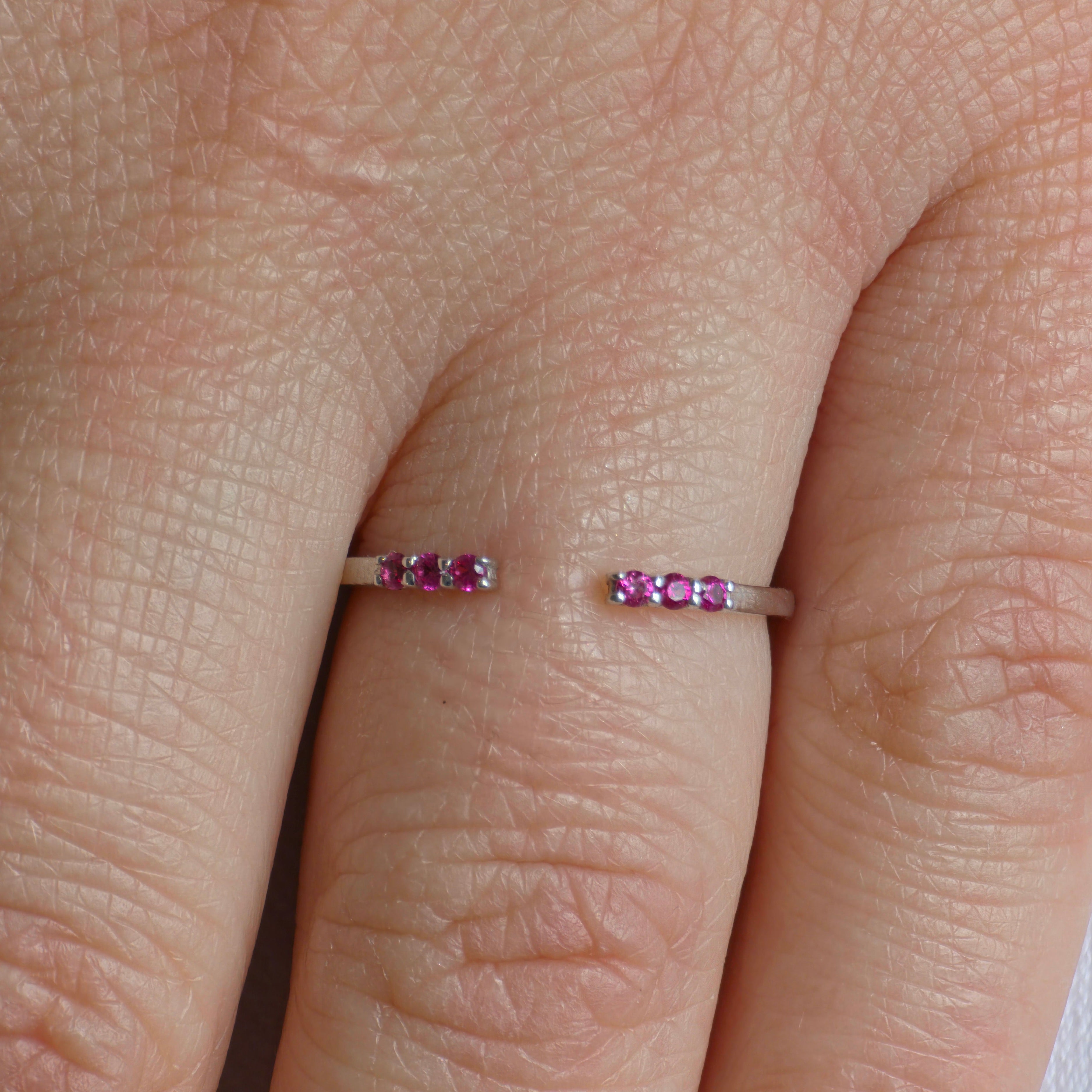 Linea Tres Ring – Red Ruby