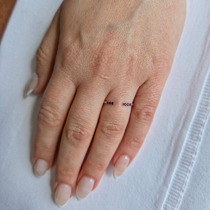 Linea Tres Ring – Deep Red Garnet