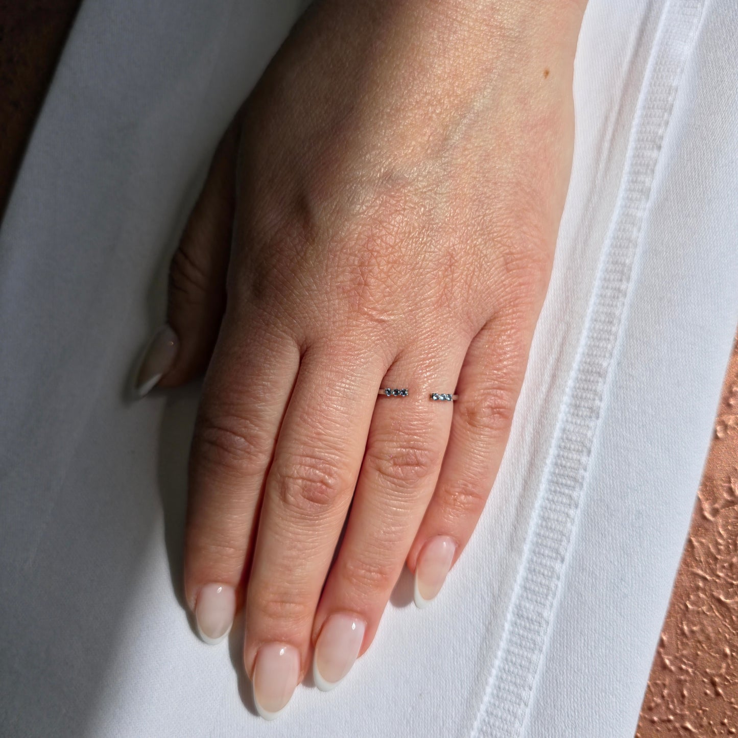 Linea Tres Ring – Teal Blue Spinel