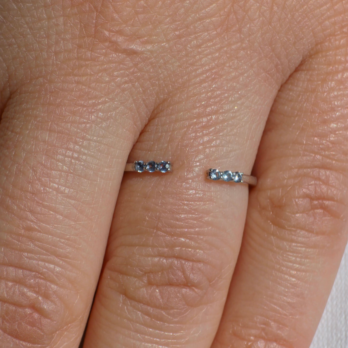 Linea Tres Ring – Teal Blue Spinel