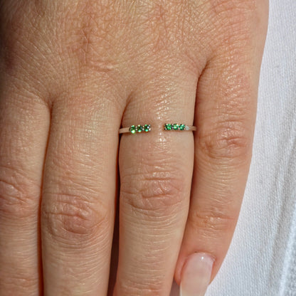 Linea Tres Ring – Colombian Green Emerald