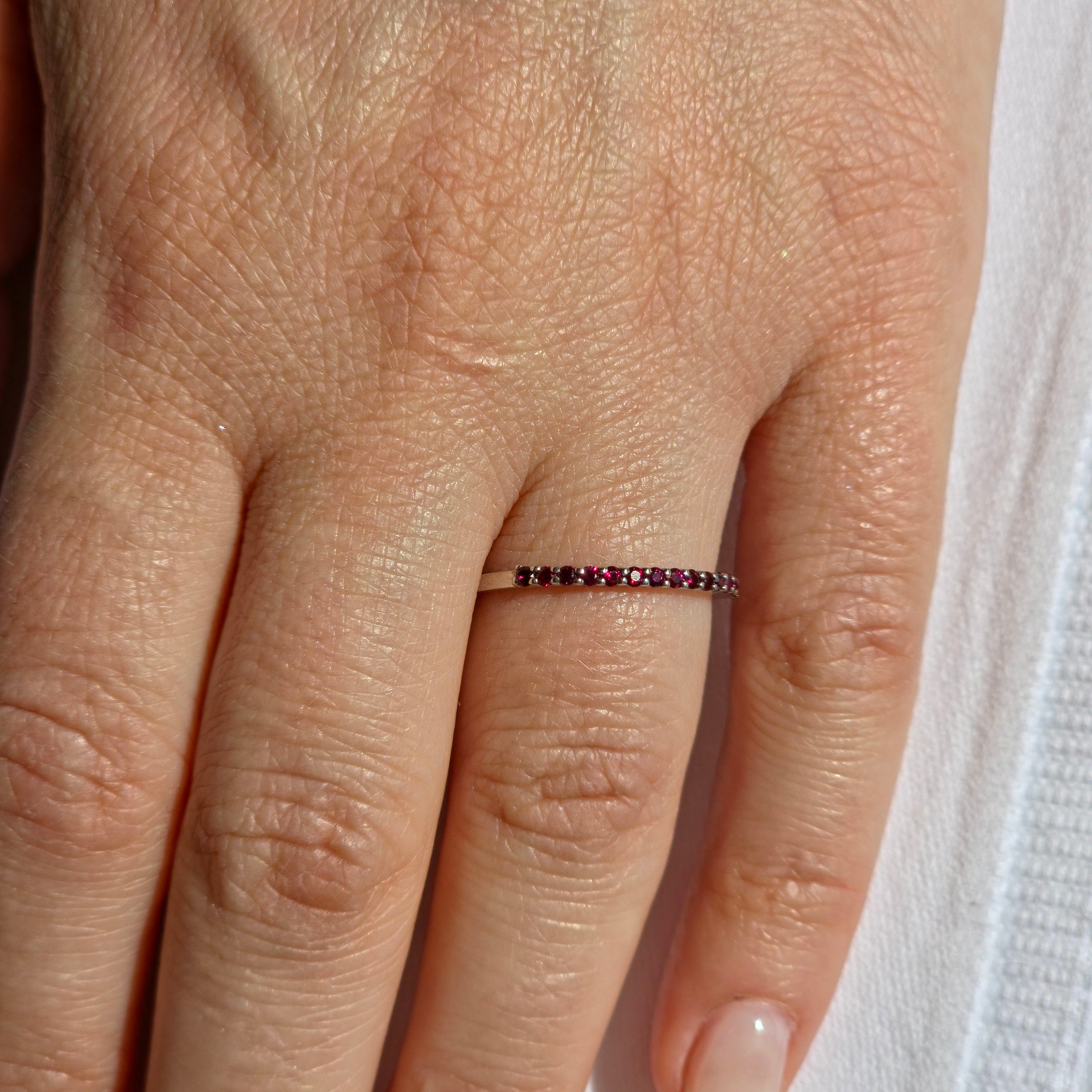 Linea Demi Ring – Deep Red Garnet