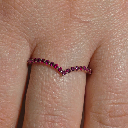 Linea V Demi Ring – Red Ruby