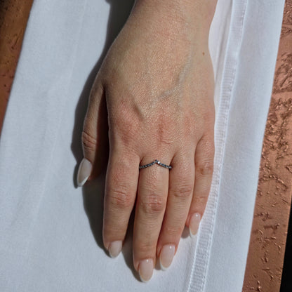 Linea V Demi Ring – Teal Blue Spinel