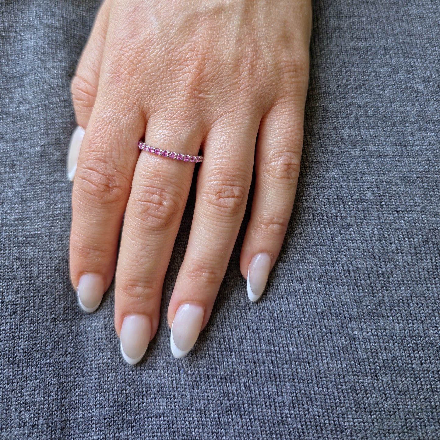 Linea Midi Ring – Light Pink Sapphire