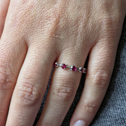 Linea Cinco Ring – Deep Red Garnet
