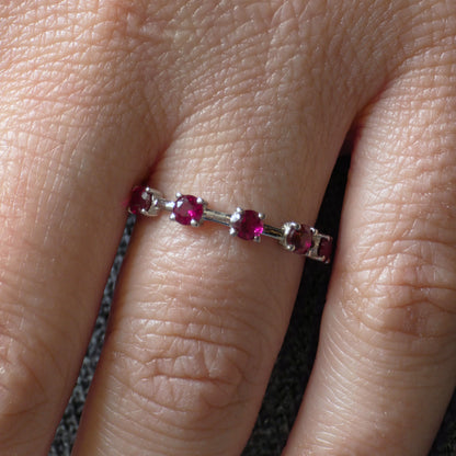 Linea Cinco Ring – Deep Red Garnet