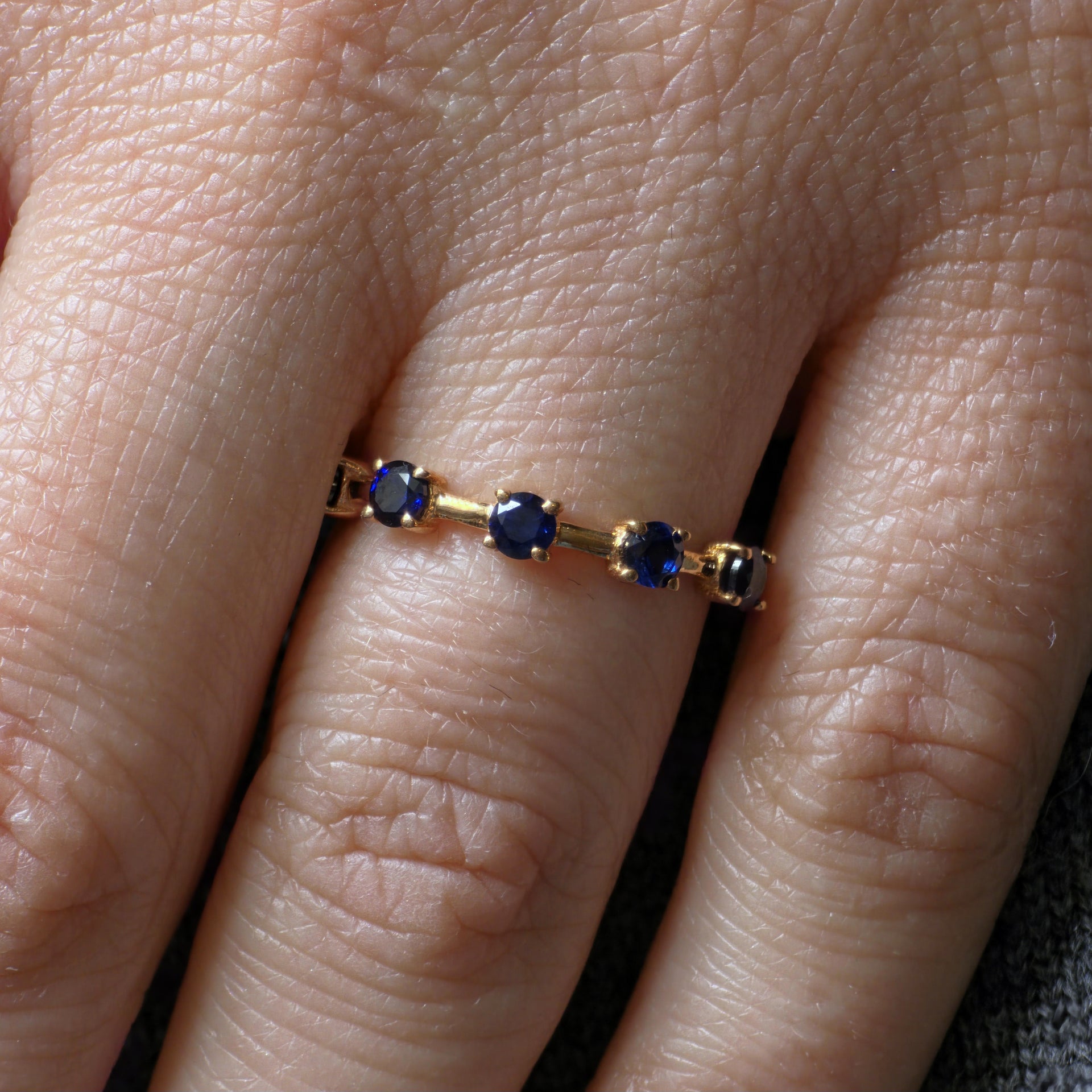 Linea Cinco Ring – Blue Sapphire