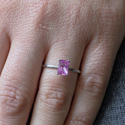 Nexus Solitaire Ring – Light Pink Sapphire