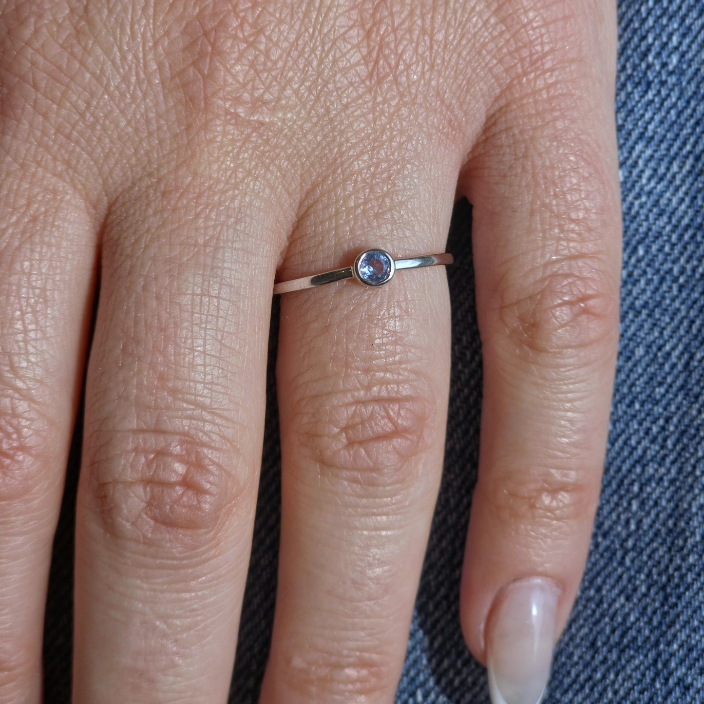 Forma Mini Solitaire Ring – Light Blue Aquamarine