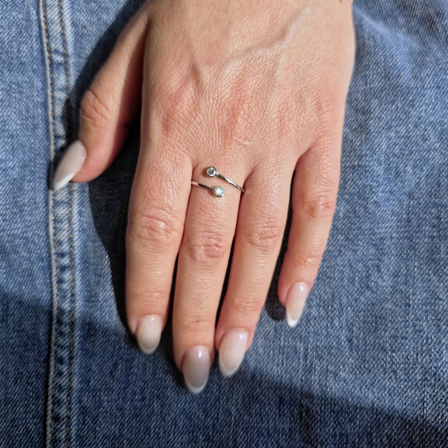 Forma Bypass Ring – White Diamond
