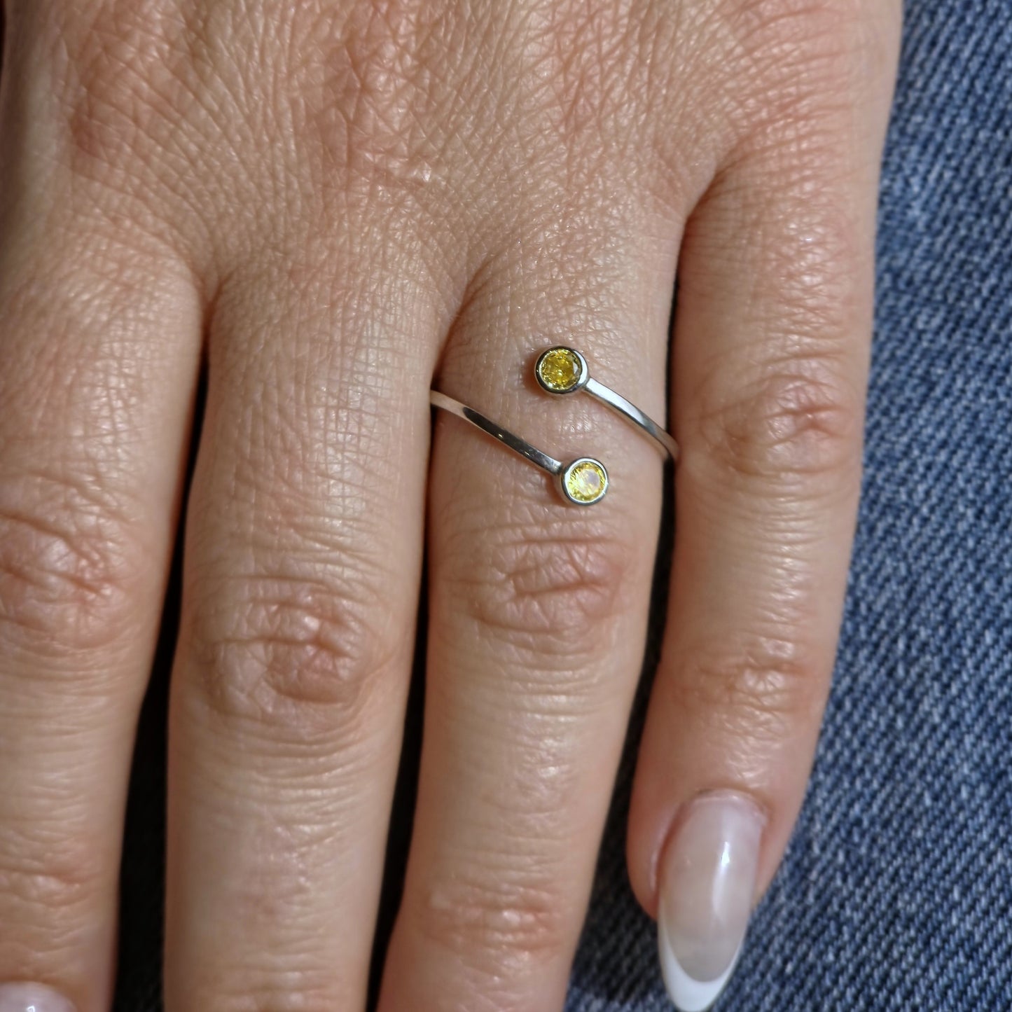 Forma Bypass Ring – Light Pink Sapphire